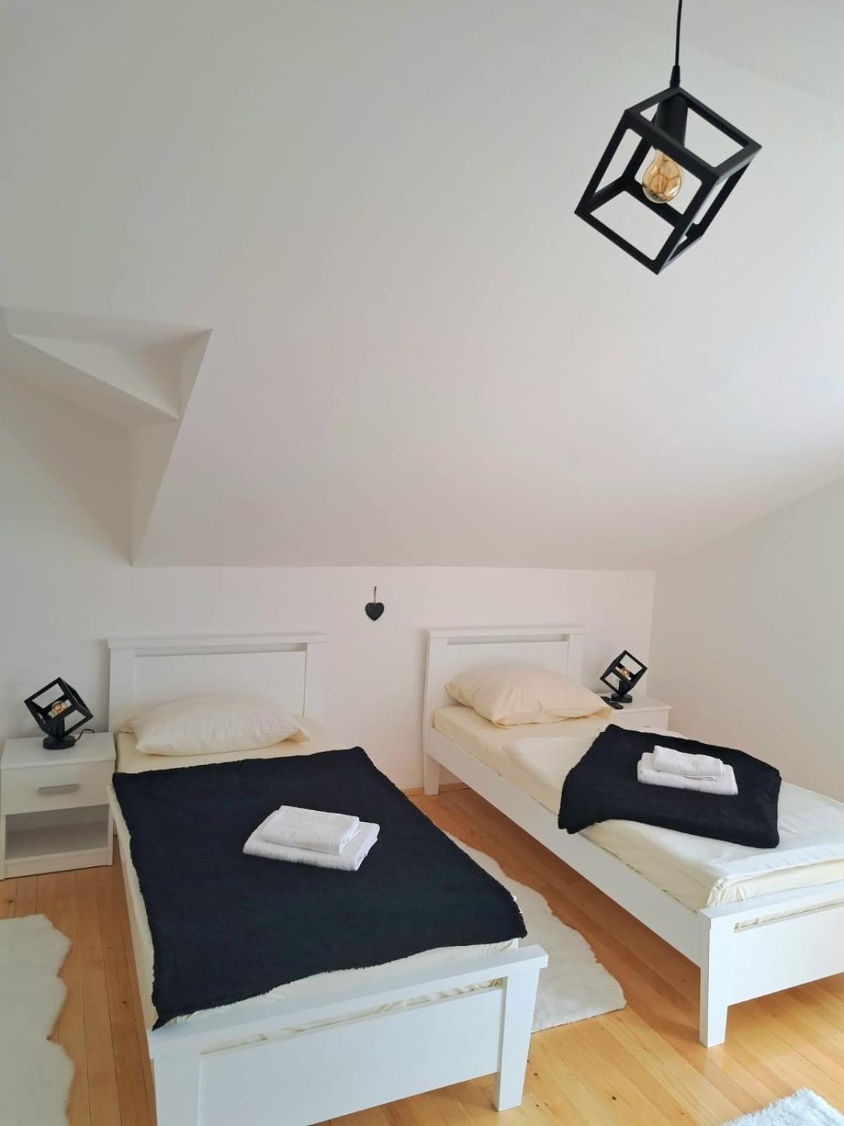 Bed and Breakfast Sobe Zizi Яйце Екстер'єр фото