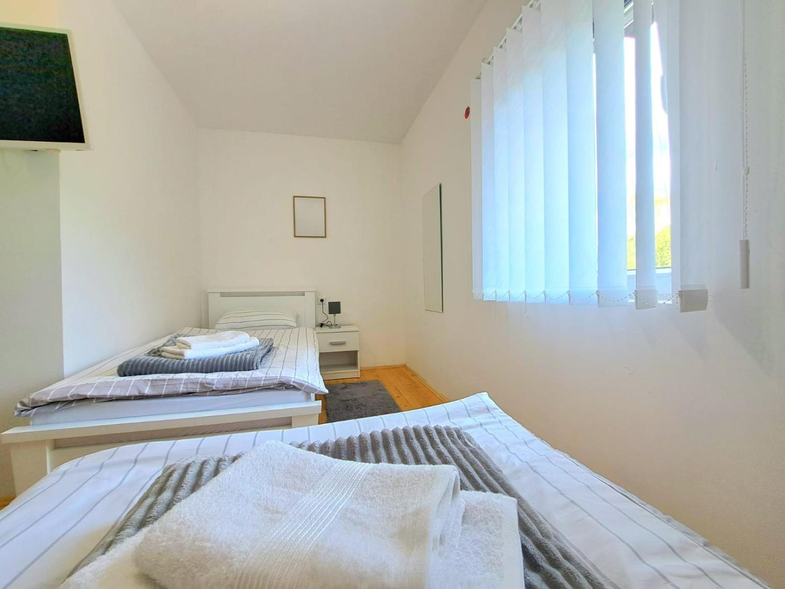 Bed and Breakfast Sobe Zizi Яйце Екстер'єр фото