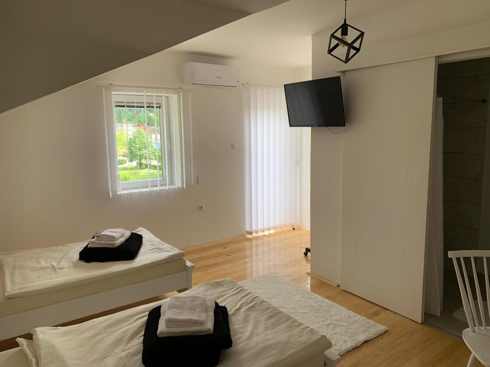 Bed and Breakfast Sobe Zizi Яйце Екстер'єр фото