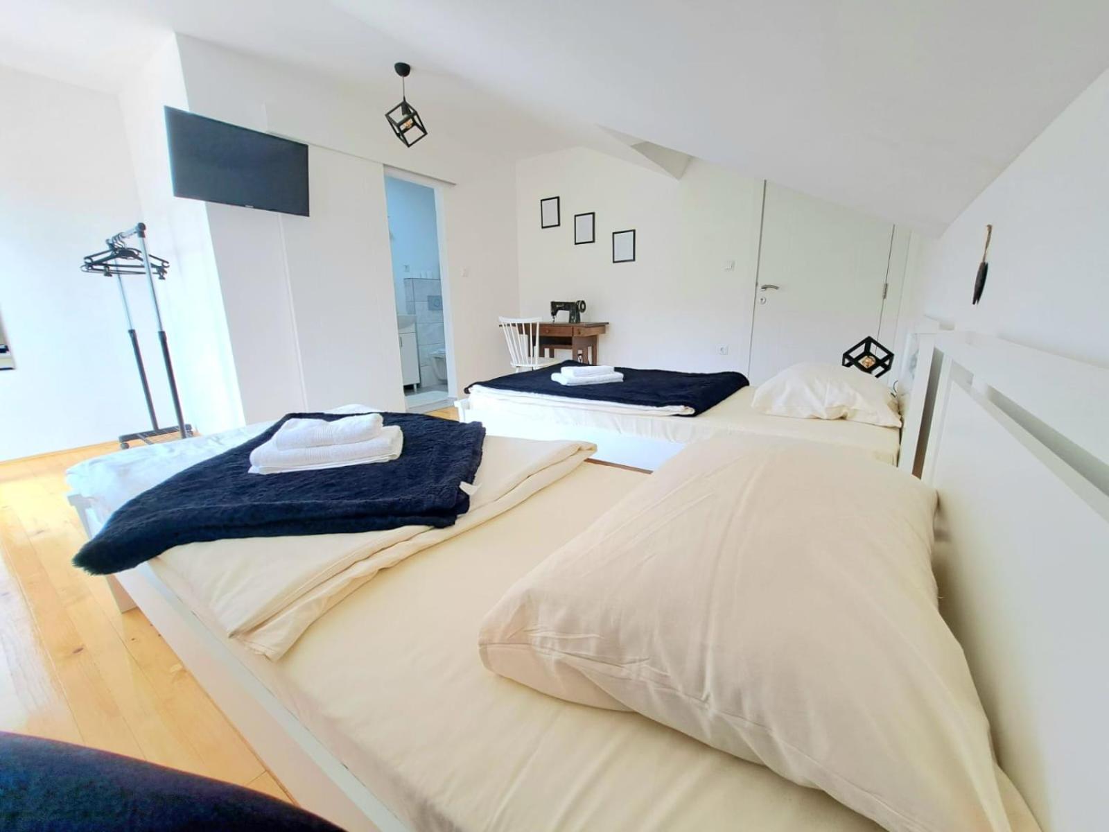Bed and Breakfast Sobe Zizi Яйце Екстер'єр фото