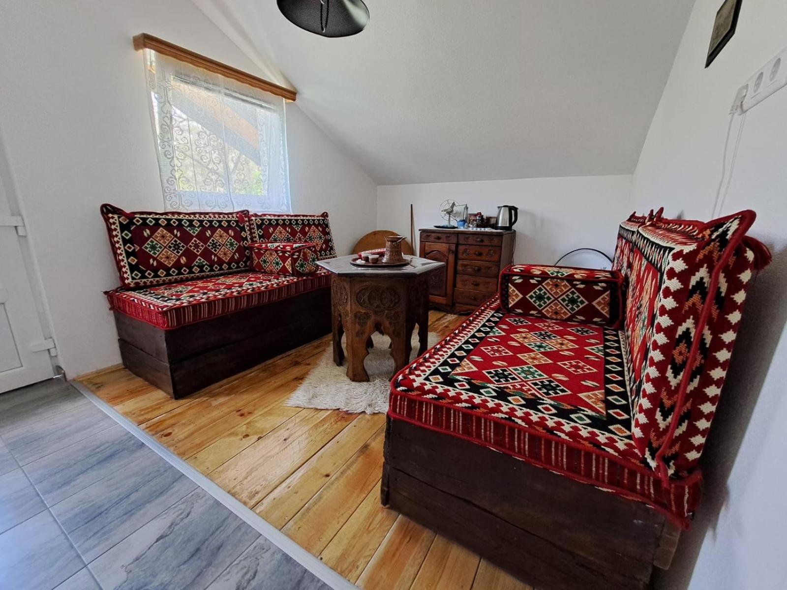 Bed and Breakfast Sobe Zizi Яйце Екстер'єр фото