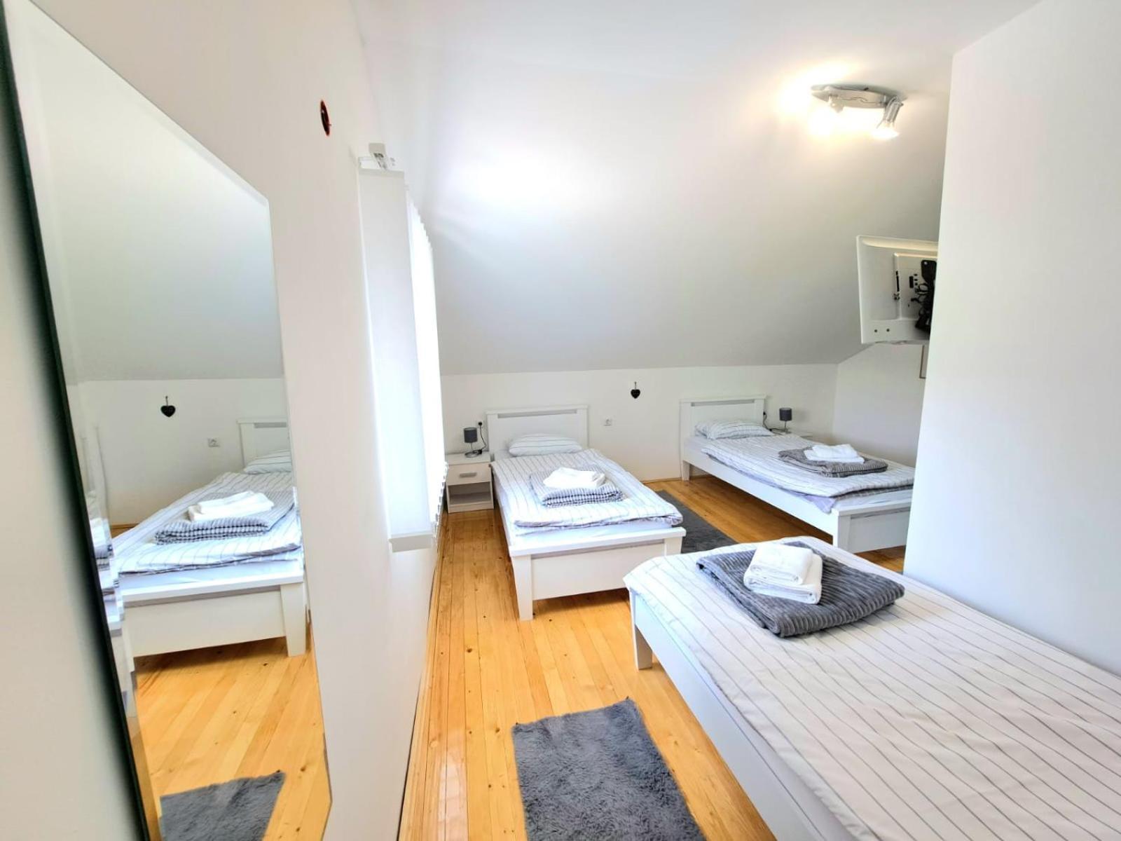 Bed and Breakfast Sobe Zizi Яйце Екстер'єр фото